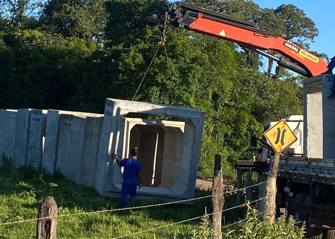 Prefeitura de Taquara bloqueia Estrada do Arroio Grande para instalação de galerias