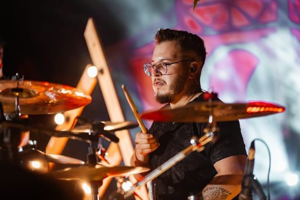 Baterista da Banda 10 é diagnosticado com câncer e inicia tratamento