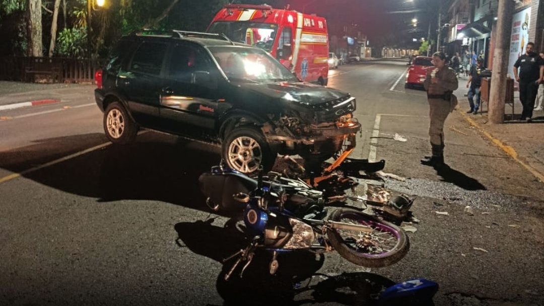 Motociclista fica ferido em colisão na Avenida Castelo Branco, em Igrejinha