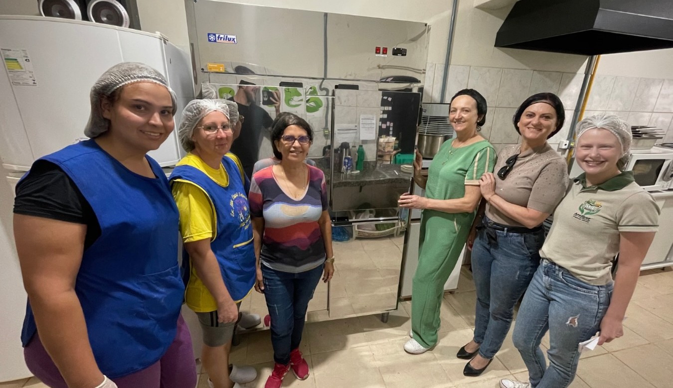 Escolas de Rolante recebem novas geladeiras industriais