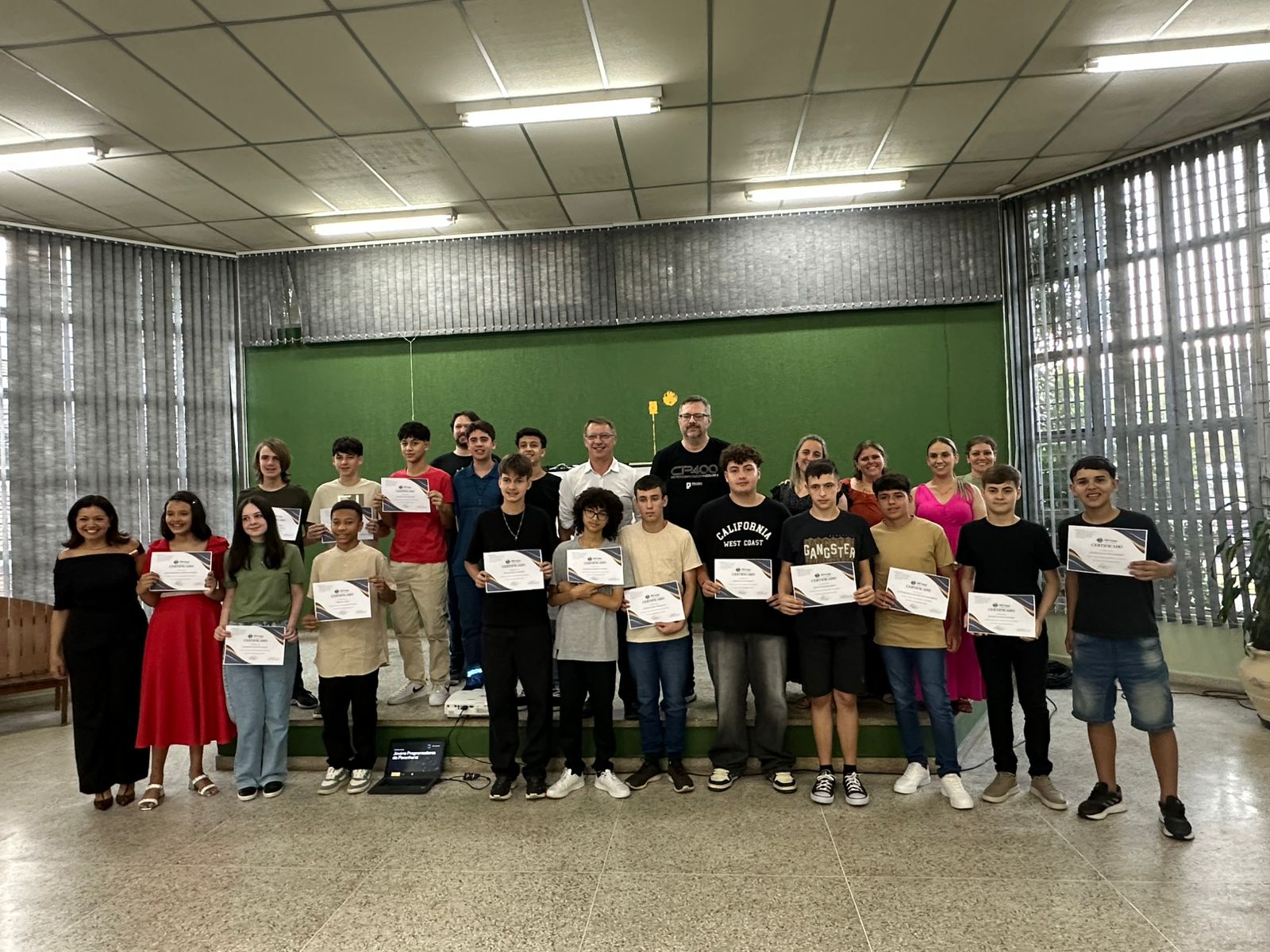 Três Coroas forma primeira turma do Projeto Jovens Programadores