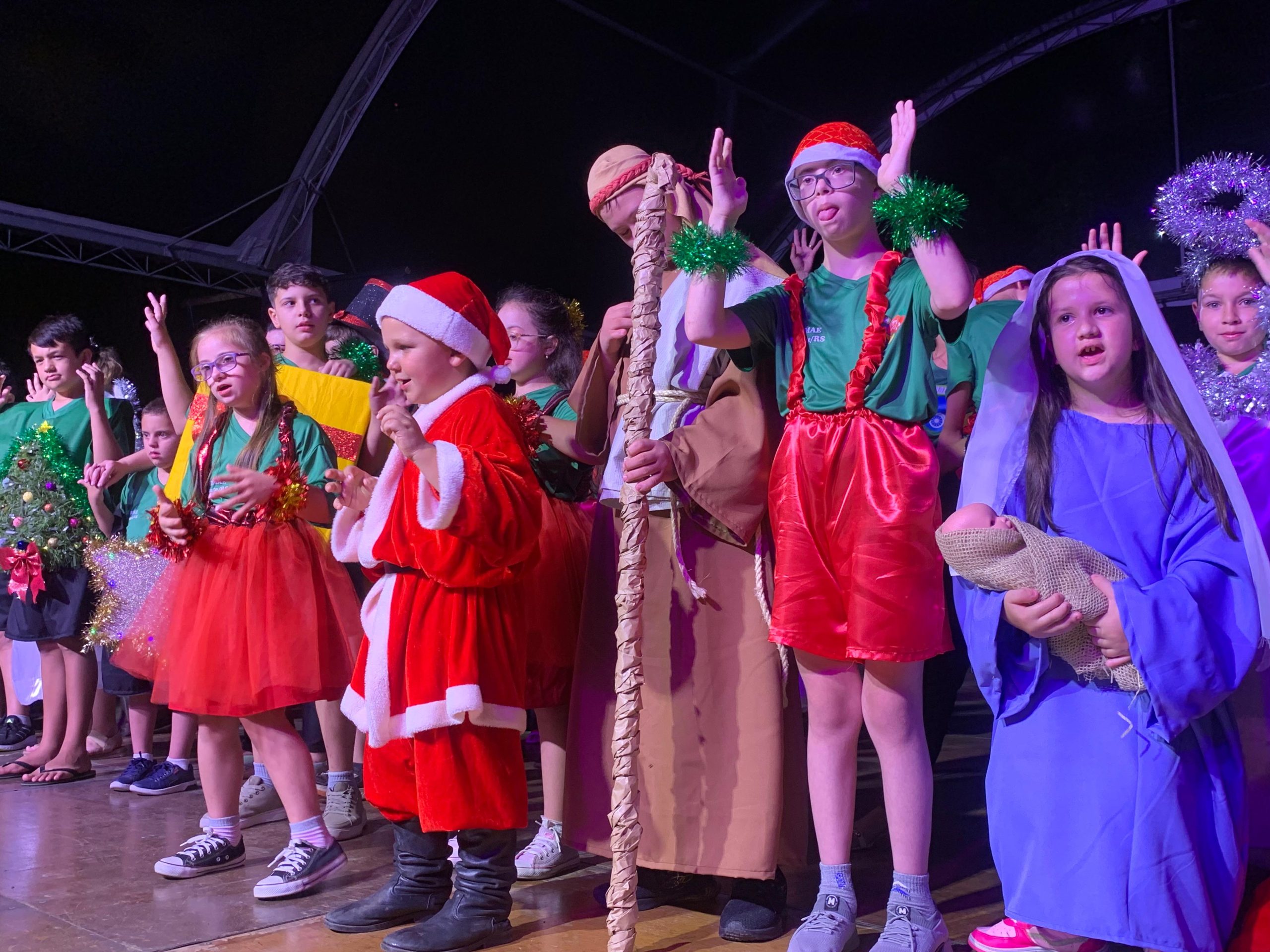 Encantos de Natal é aberto em Rolante com espetáculo cultural e programação até 23 de dezembro