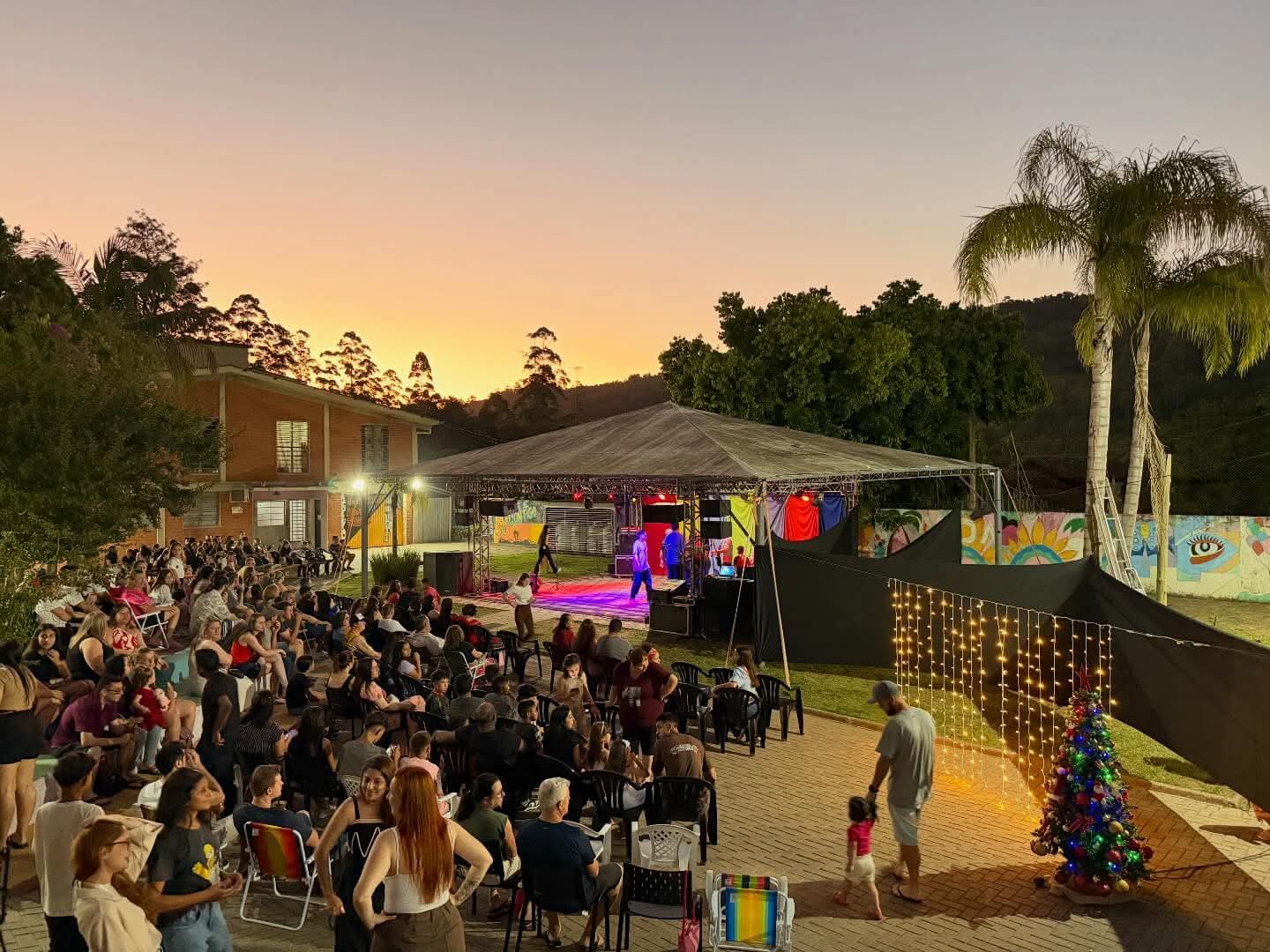 Lar Padilha realizou sua 27ª Noitada Cultural com grande presença de público