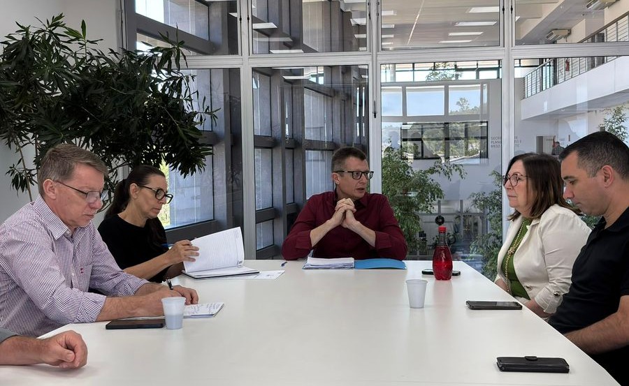 Prefeito de Igrejinha é reeleito presidente da Ampara