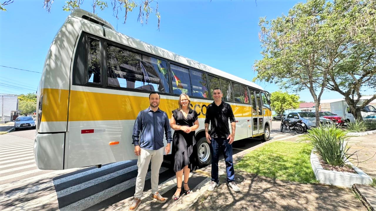 Parobé adquire novo ônibus escolar com investimento de mais de R$ 800 mil