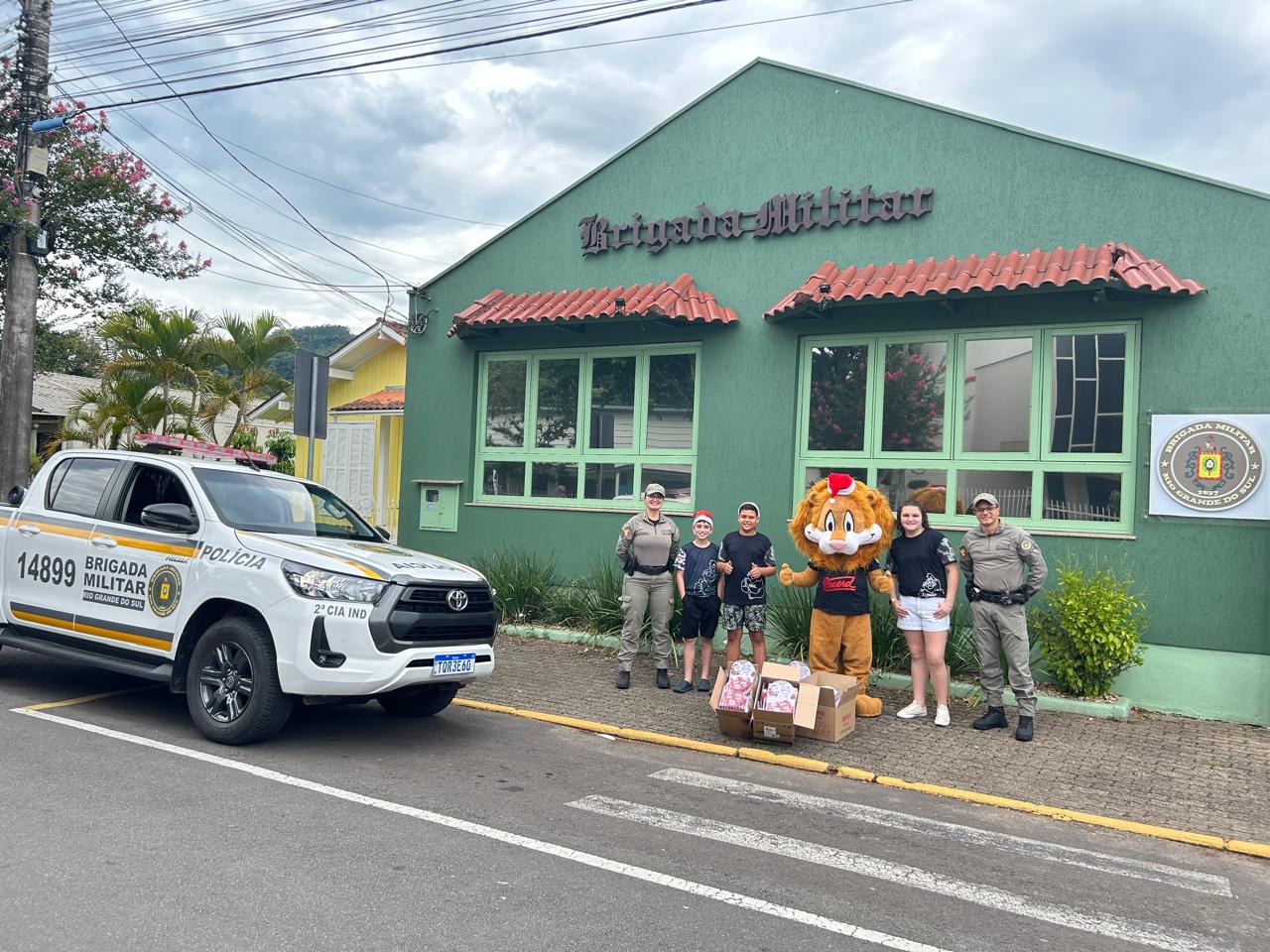 PROERD da Brigada Militar faz campanha natalina em Igrejinha