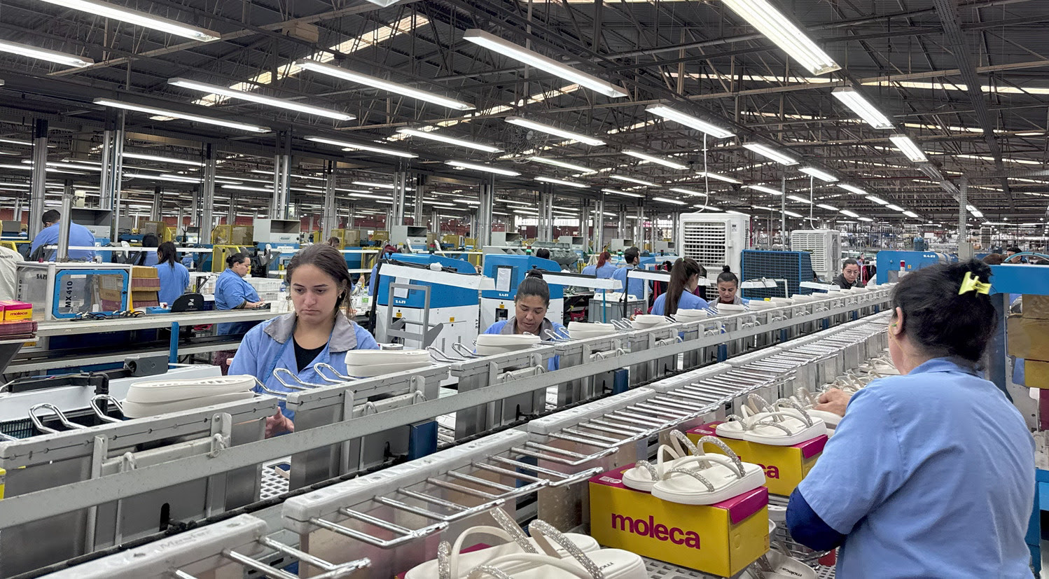 Sentindo efeitos do tarifaço dos Estados Unidos, indústria calçadista tem seu pior outubro em uma década