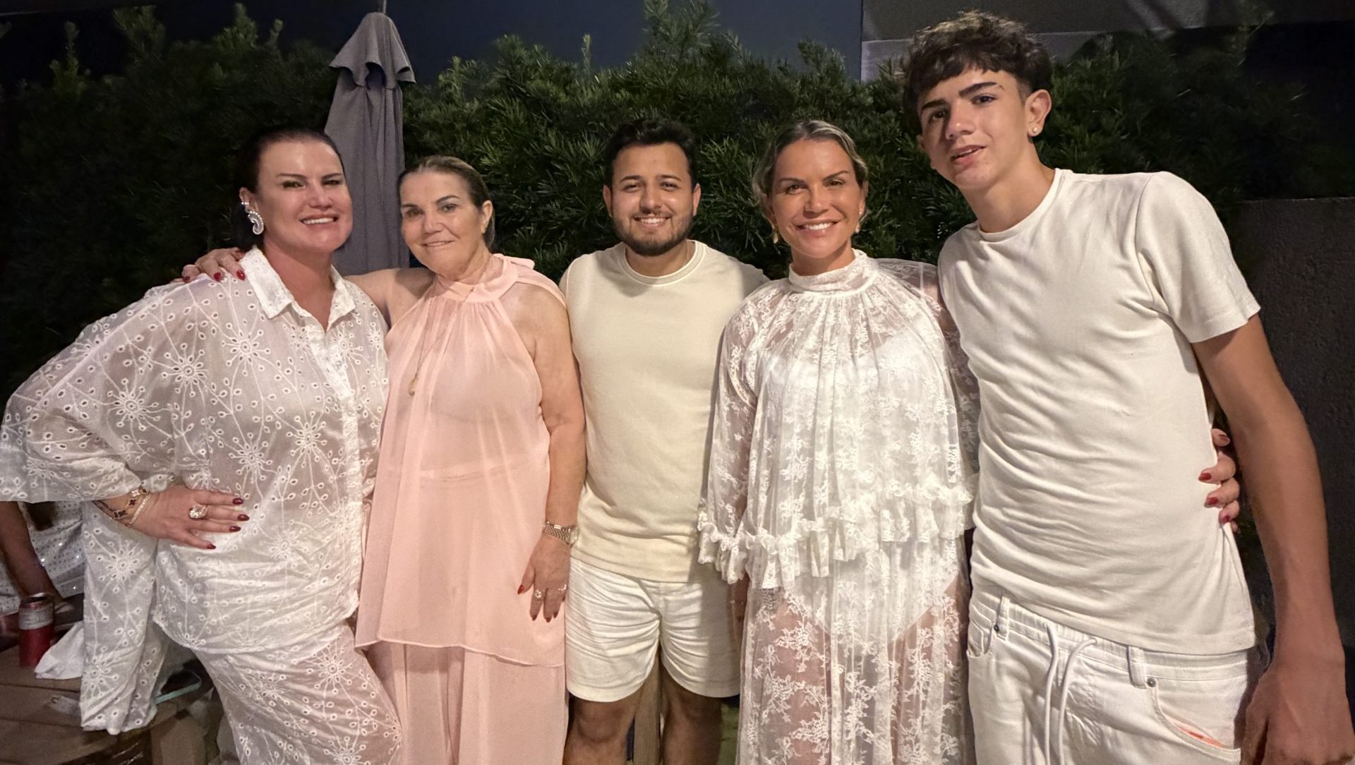 Ruan Victor se apresenta para família de Cristiano Ronaldo em virada de ano no litoral