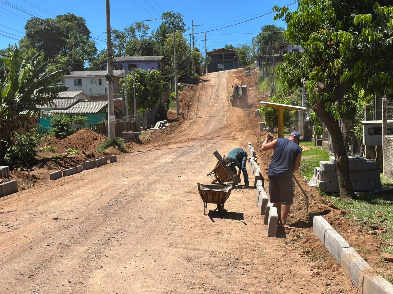 Avança pavimentação da Rua Diniz Ferreira no bairro Pôr do Sol, em Parobé