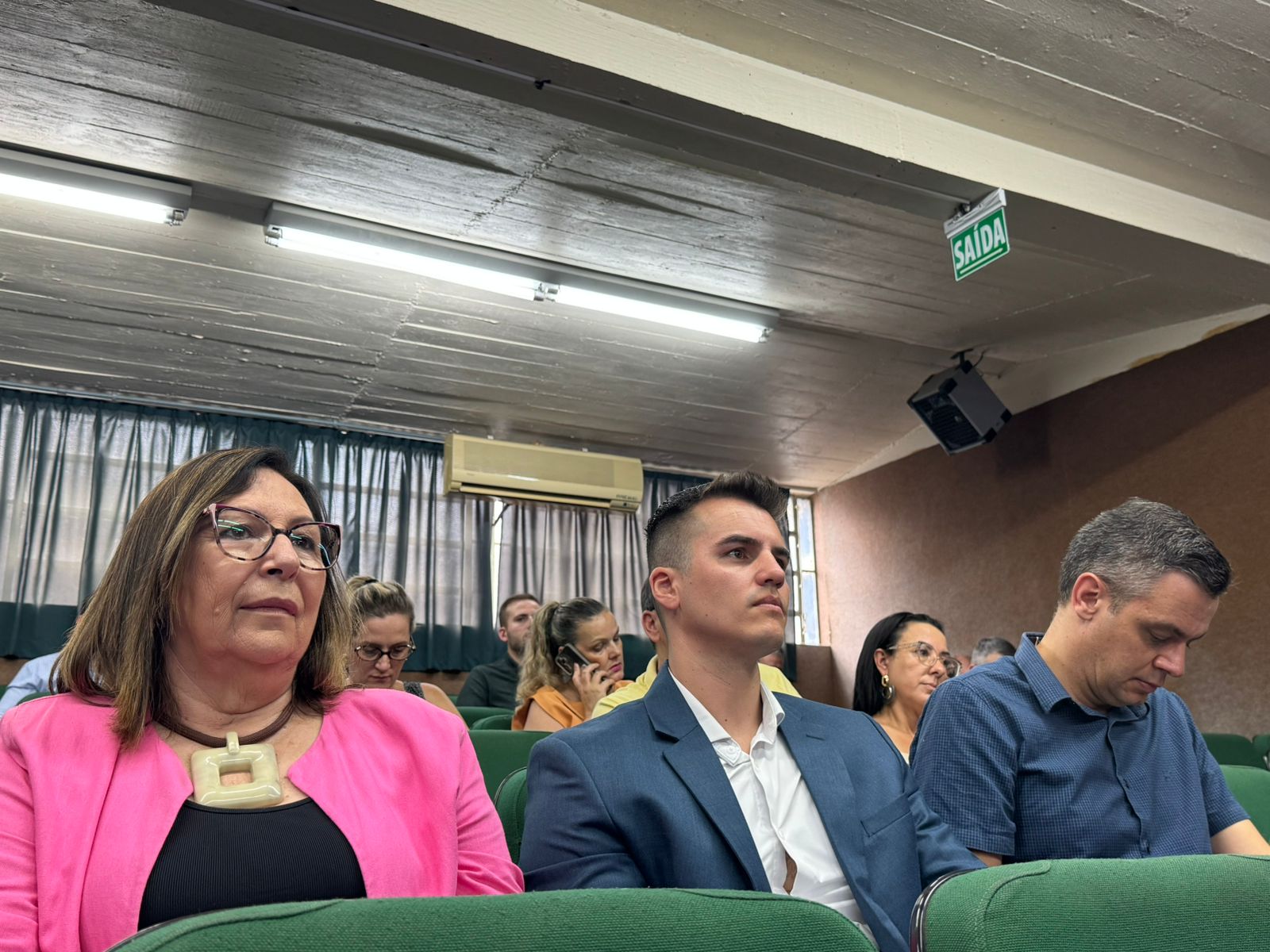 Prefeita Sirlei Silveira participa de encontro da Famurs com lideranças municipais