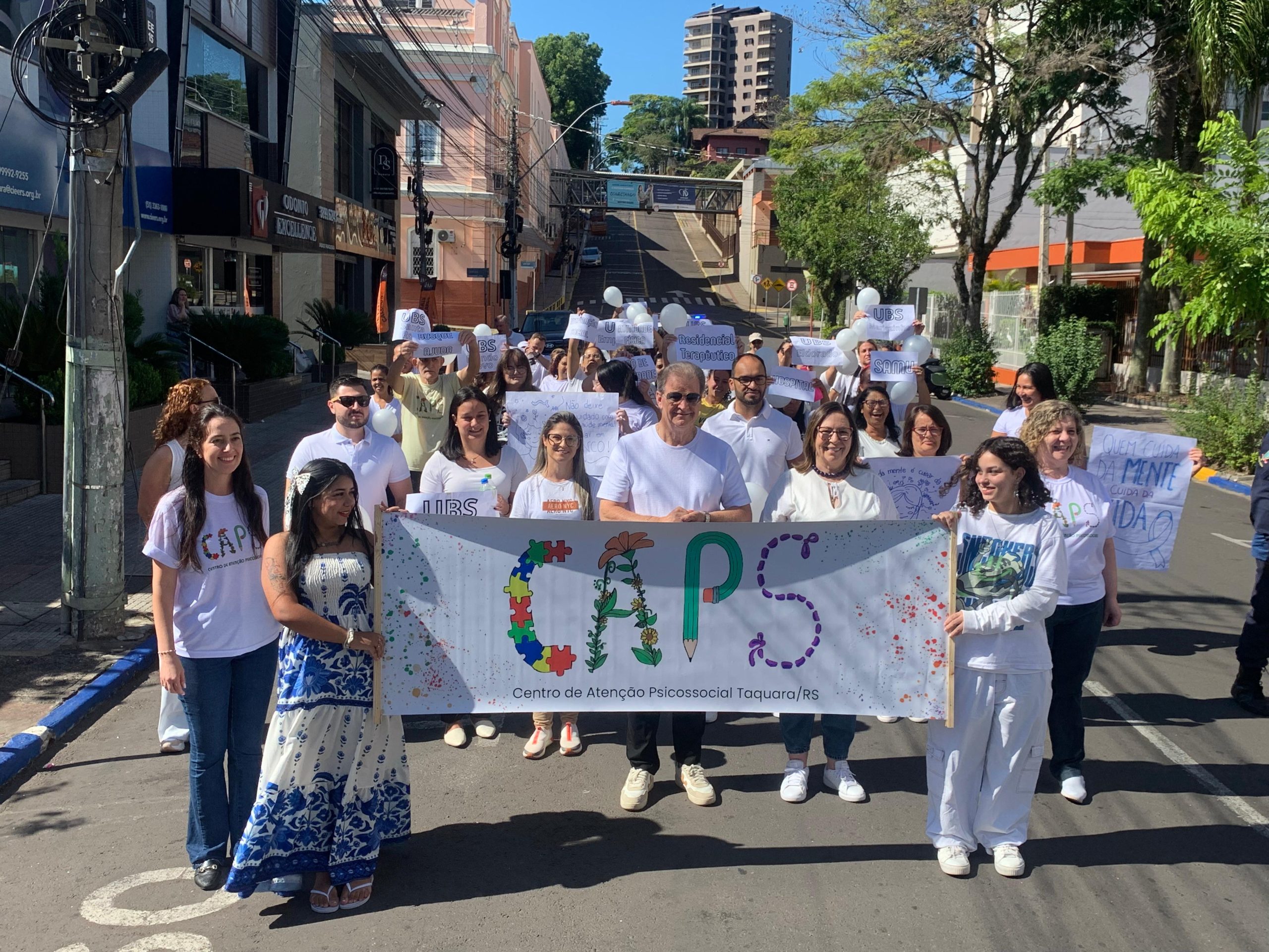 Janeiro Branco: Caminhada em Taquara chama atenção para a importância da saúde mental