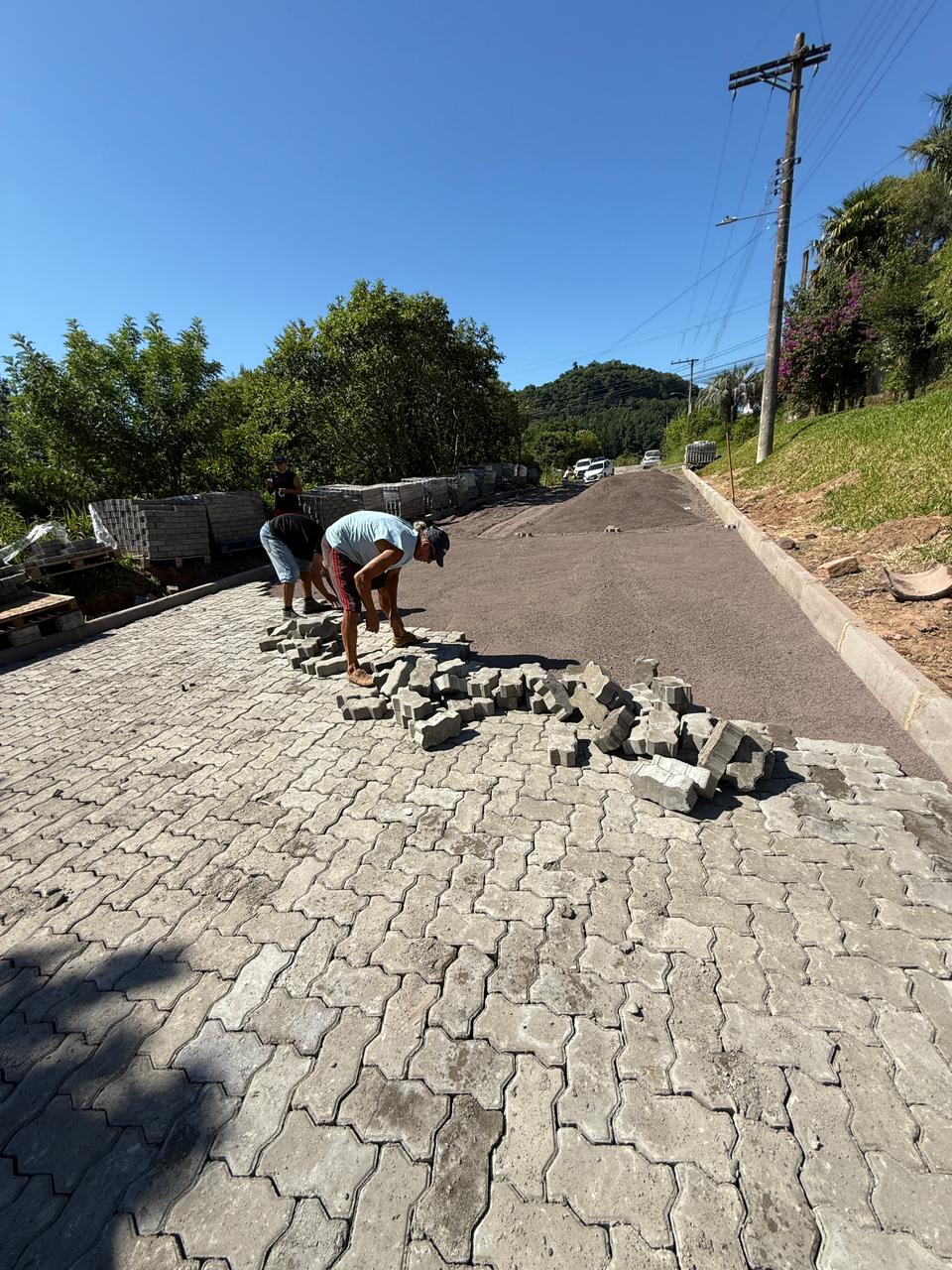 Pavimentação da Rua José de Alencar entra na fase final no bairro Boa Vista