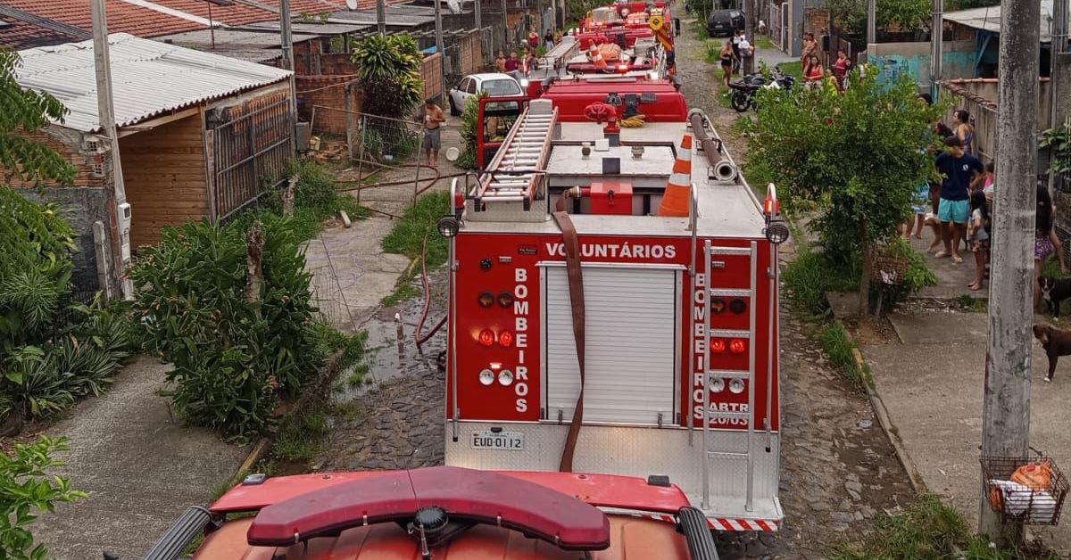 Incêndio atinge residência na Rua Maravilha, em Igrejinha