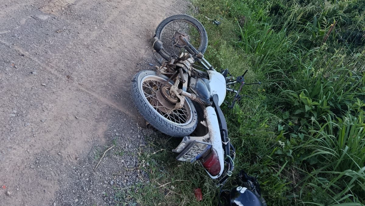 Colisão entre motocicleta e micro-ônibus deixa motociclista gravemente ferido no interior de Igrejinha