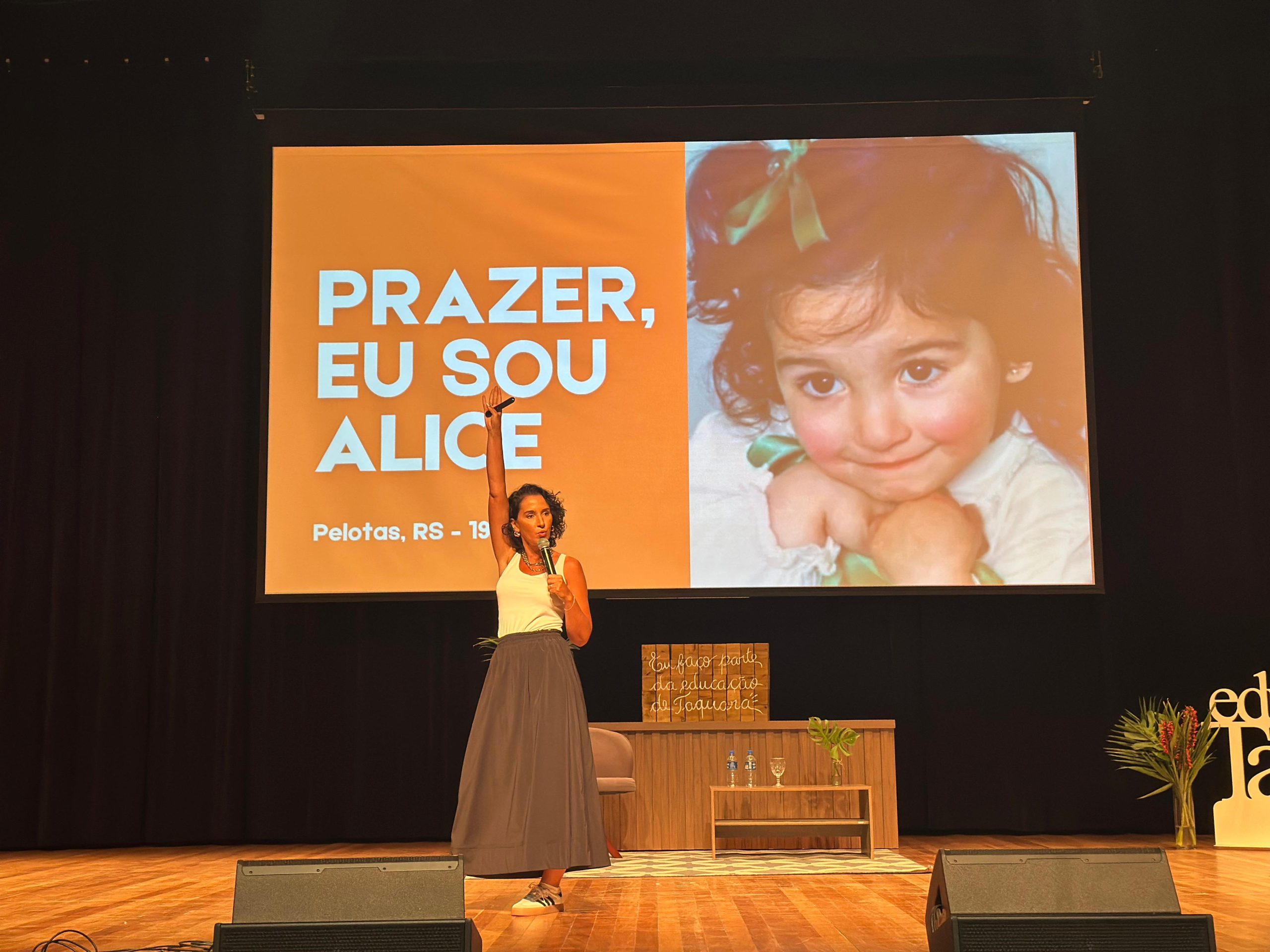 Taquara inicia ano letivo com Alice Bastos Neves e mensagem de valorização aos educadores