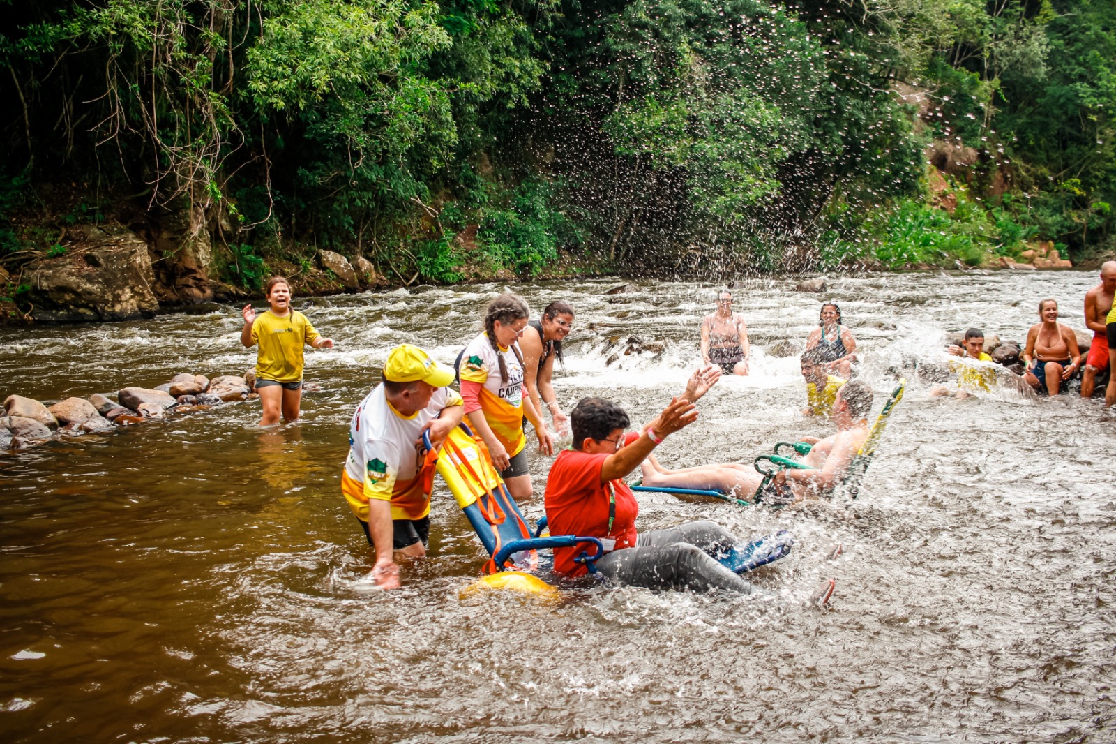 Rafting do Camping Acessível em Três Coroas tem vagas da manhã esgotadas
