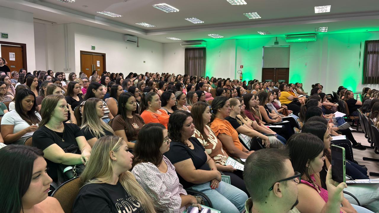 Jornada Pedagógica da Educação Infantil reúne professores em formação em Igrejinha