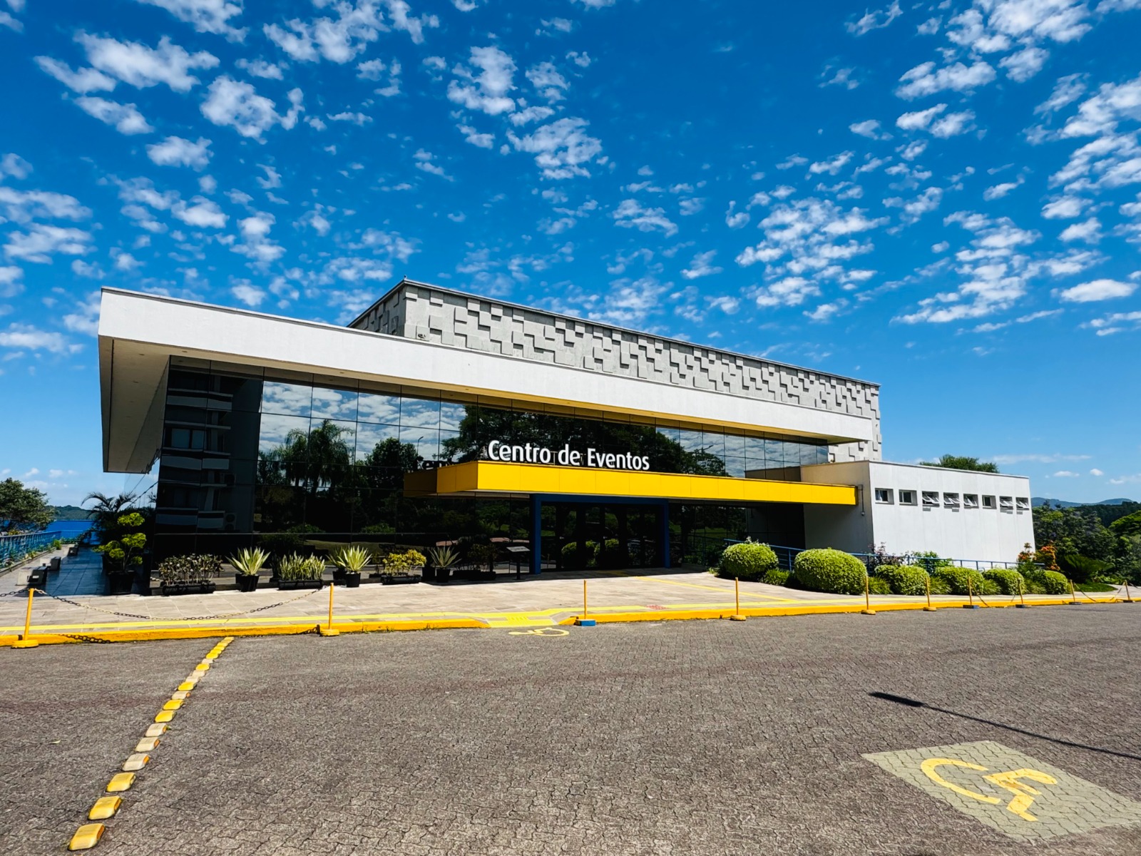 Workshop sobre economia criativa ocorre em Taquara