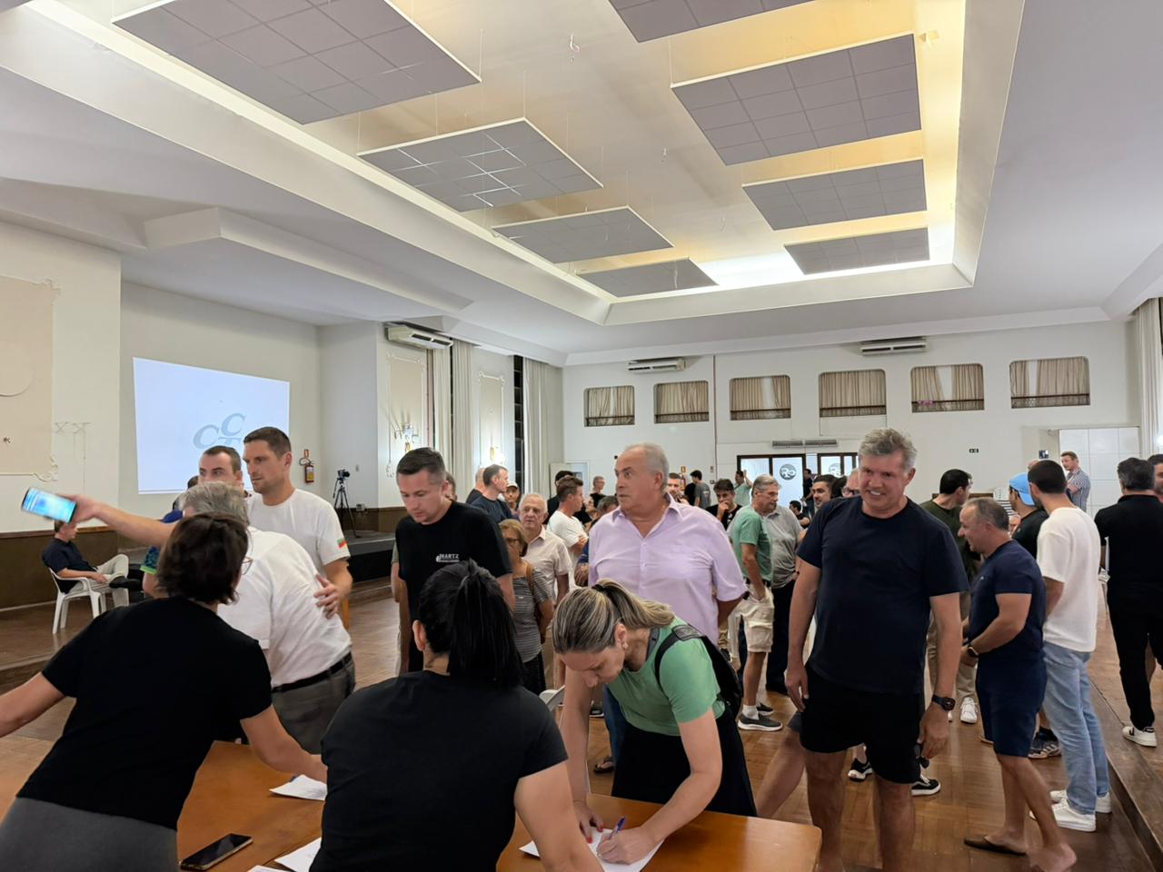 Associados do Clube Comercial de Taquara rejeitam proposta de venda de área da sede