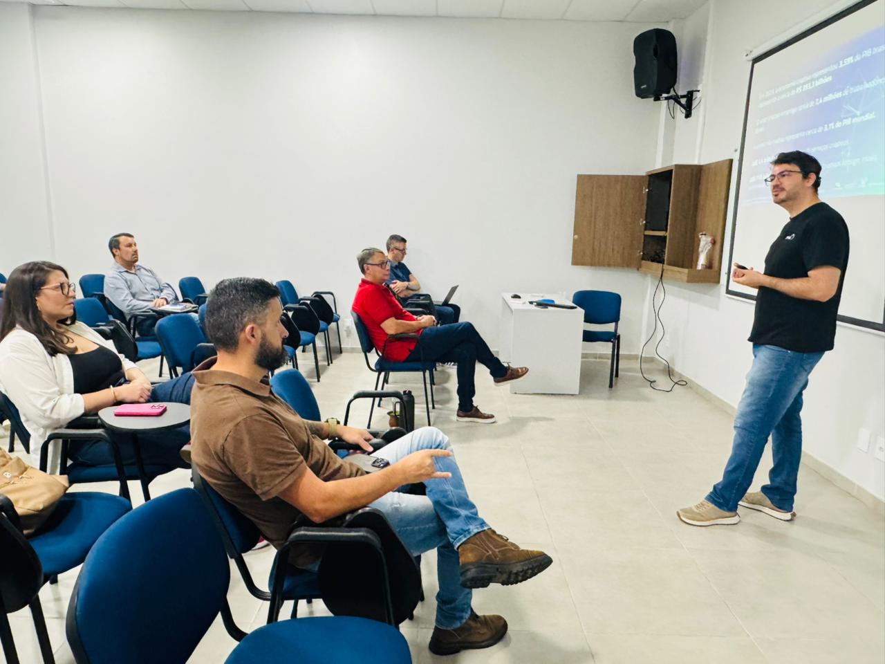 Workshop sobre economia criativa reúne empreendedores e instituições em Taquara