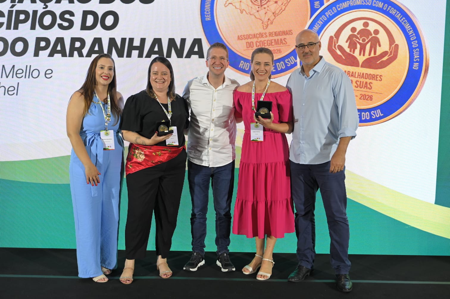 Secretária de Igrejinha recebe homenagem em seminário estadual de Desenvolvimento Social