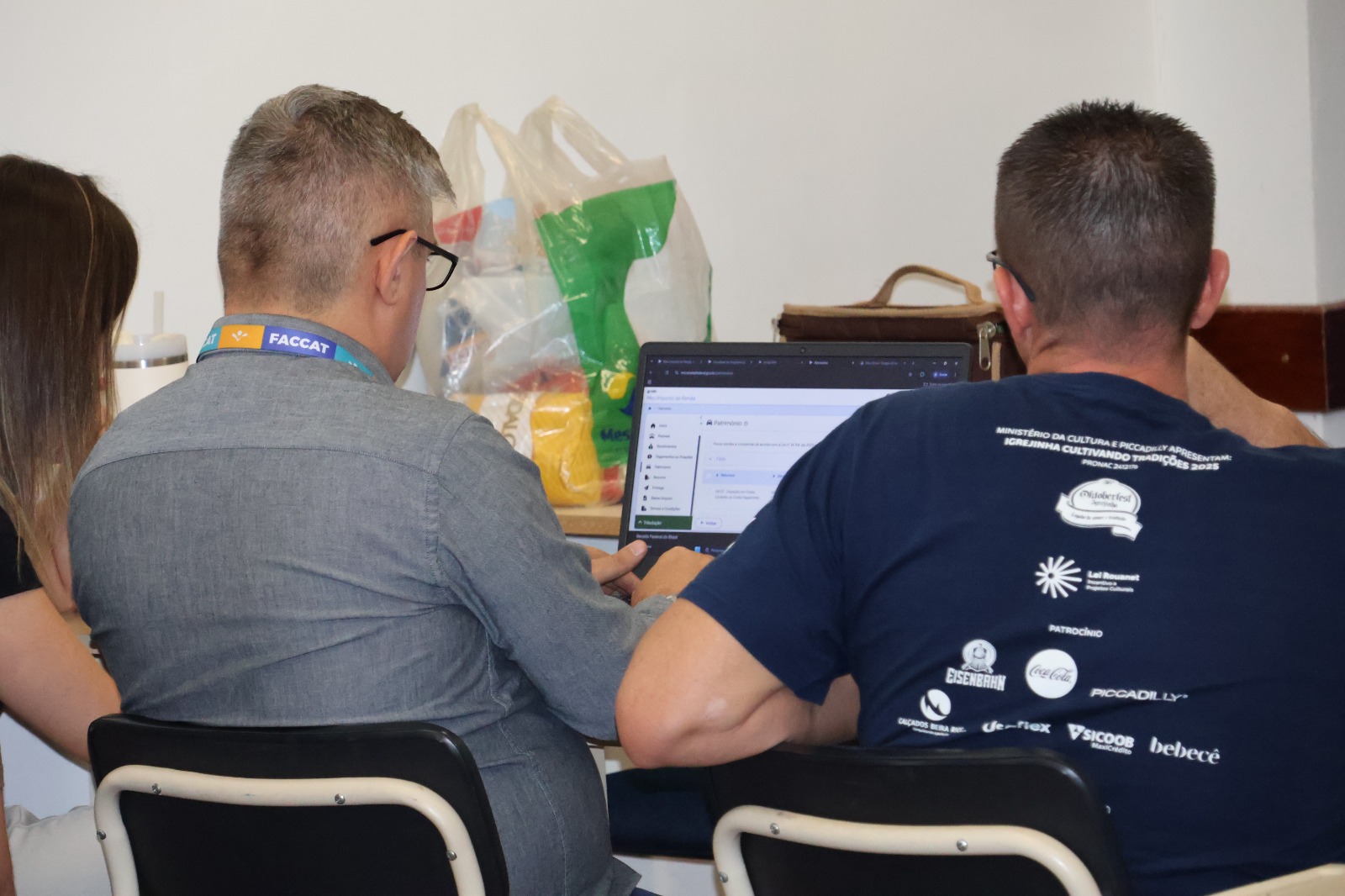 Atendimento gratuito auxilia na declaração do Imposto de Renda na Faccat