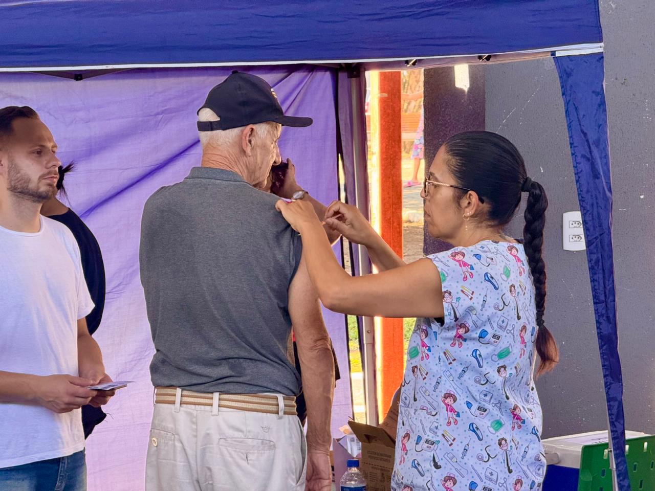 Mais de 600 pessoas aderem ao início da vacinação contra a gripe em Taquara