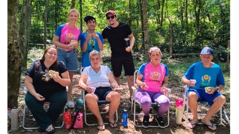 Caminhadas dos Vales e Apae de Igrejinha promovem evento do Abril Azul com foco em inclusão