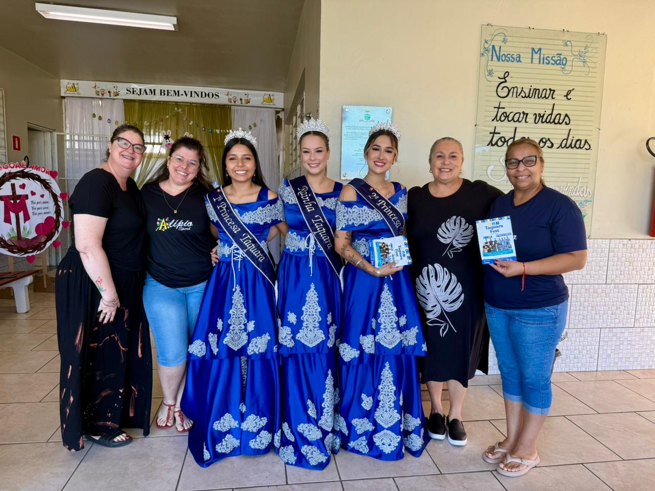 Soberanas de Taquara visitam escolas e convidam estudantes para o Taquara Fest 2026