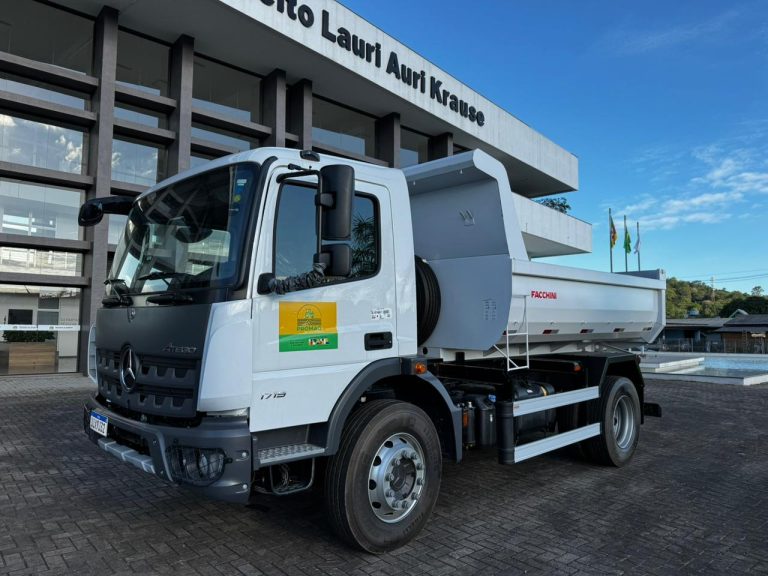 Igrejinha recebe caminhão para reforçar frota da Secretaria de Agricultura