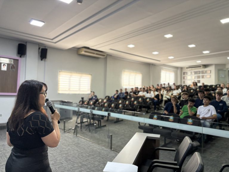 Câmara de Vereadores e Cartório Eleitoral de Igrejinha promovem palestra sobre a importância do voto