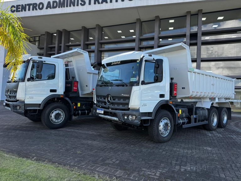 Prefeitura de Igrejinha adquire dois caminhões para reforçar serviços de Obras e Agricultura