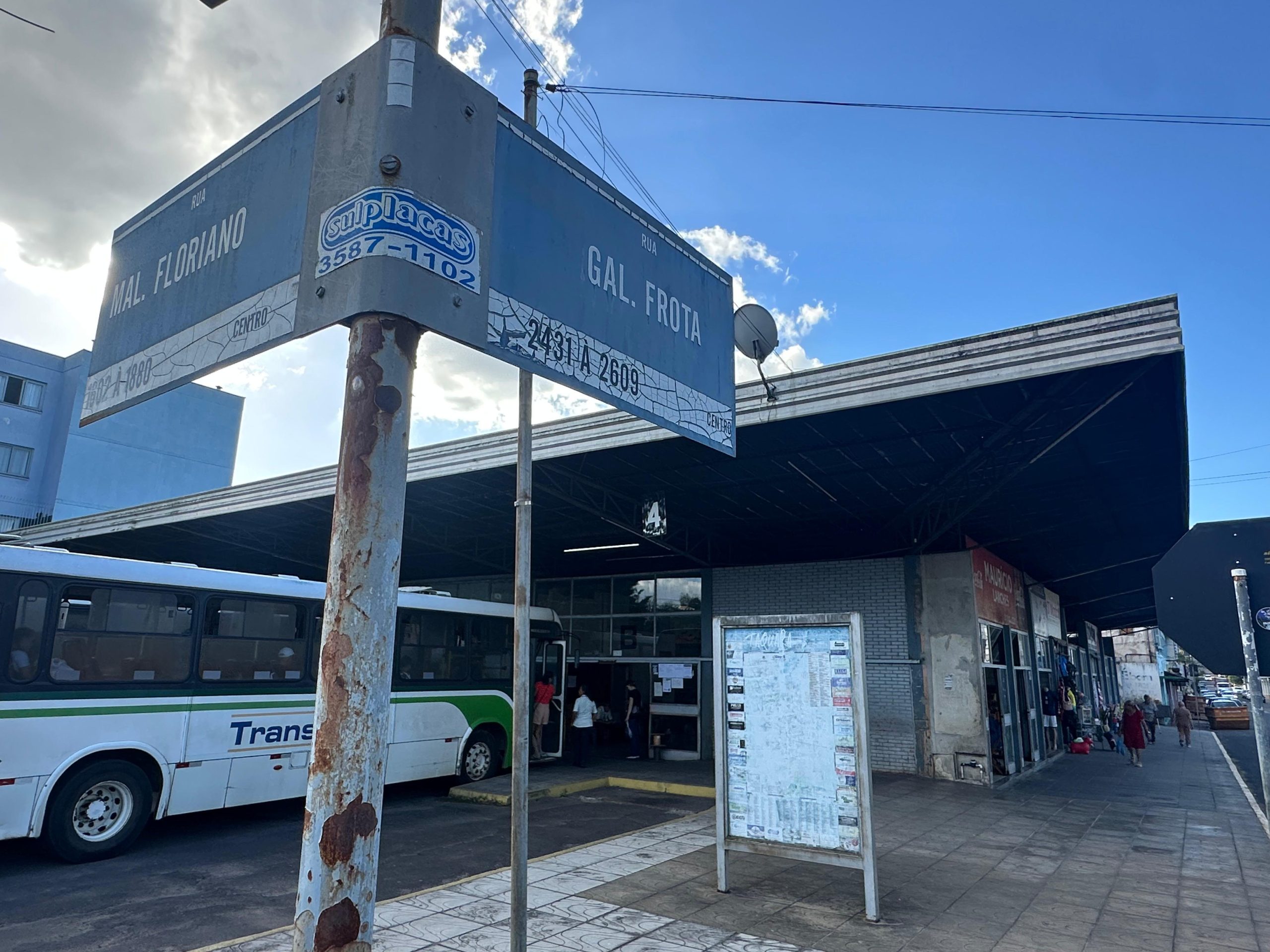 Ônibus terão ponto alterado no Centro devido à instalação de estrutura para o Taquara Fest