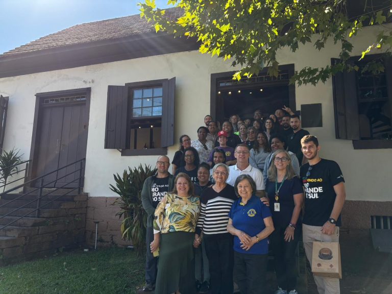 Museu Armindo Lauffer é reaberto após reformas e recebe visita de guias de turismo