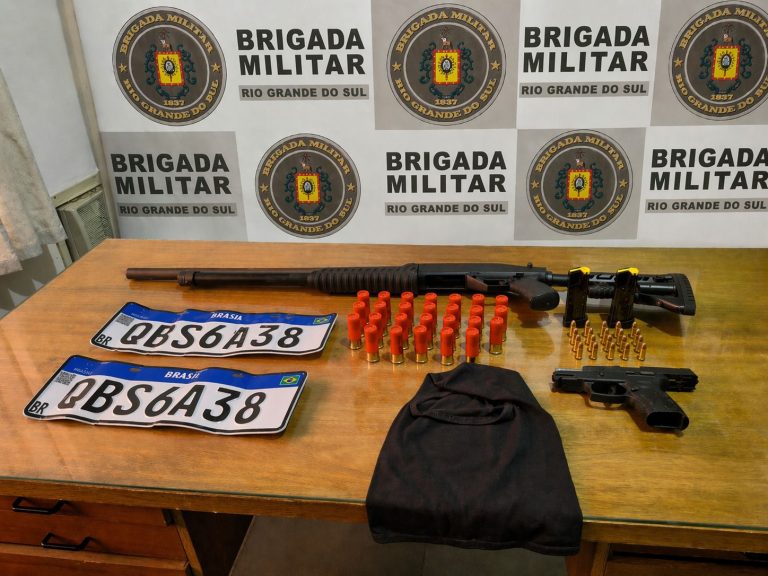 Brigada Militar apreende armas e munições em terreno baldio em Riozinho