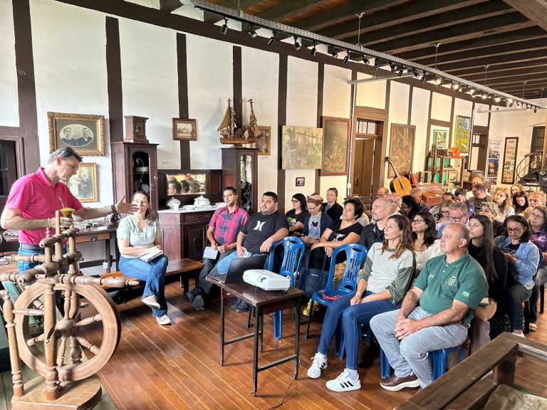 Três Coroas sedia encontro do Fórum Regional de Turismo e destaca potencial do Vale das Experiências