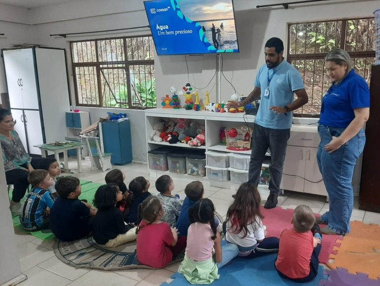 Corsan promove ação de educação ambiental para alunos da EMEI Balduíno Robinson, em Três Coroas
