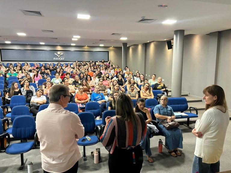 Formações reúnem cerca de 300 professores da educação infantil em Taquara