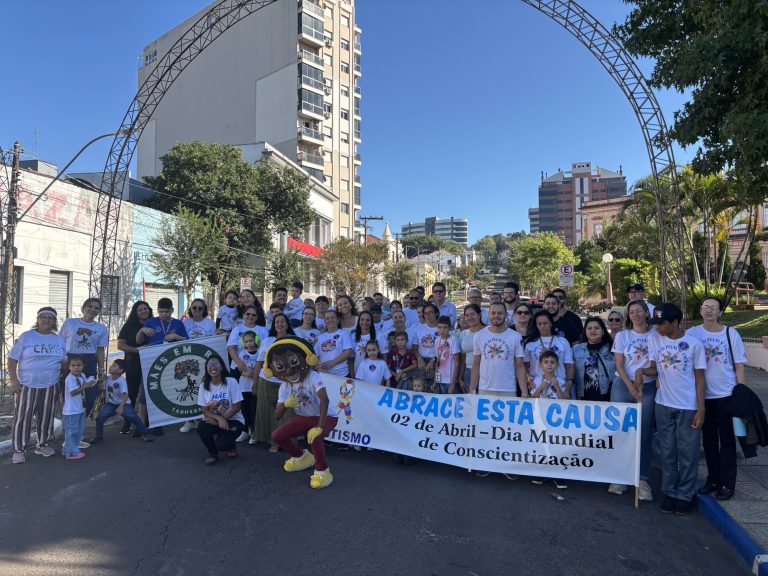 Caminhada do Abril Azul mobiliza comunidade e reforça conscientização sobre o autismo em Taquara