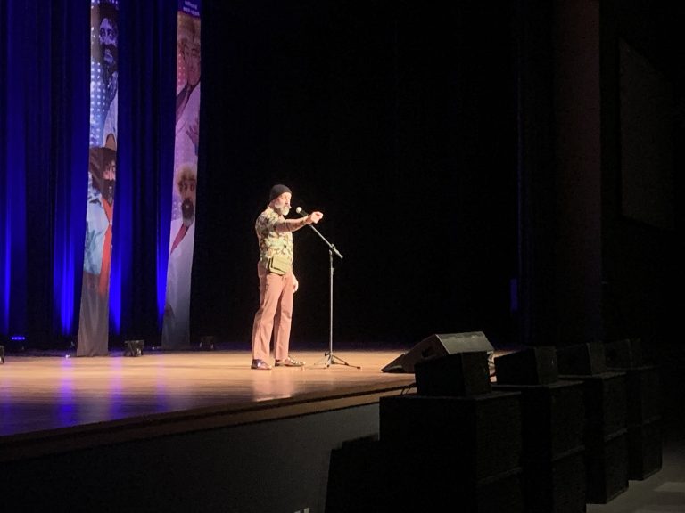 Cris Pereira reúne bom público e celebra 50 anos com espetáculo “Show 5.0” em Taquara