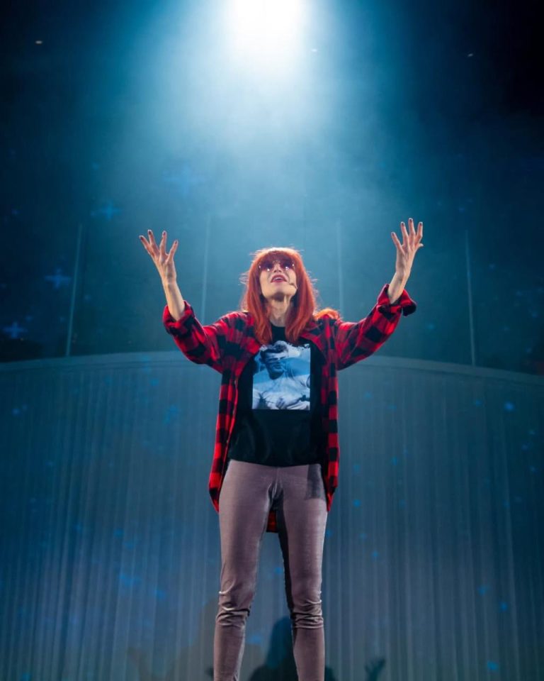 Mel Lisboa apresenta tributo a Rita Lee no Centro de Eventos da Faccat, em Taquara