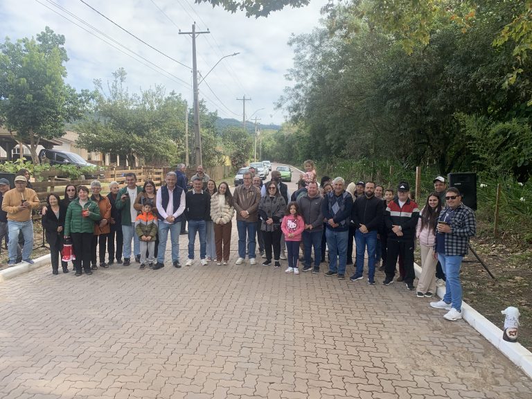 Prefeitura de Taquara entrega obra de pavimentação na localidade de Vila Teresa