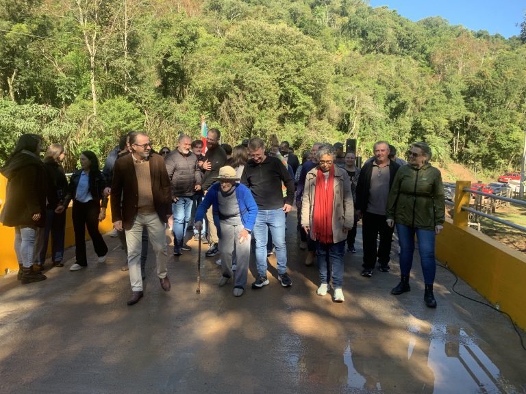 Três Coroas inaugura nova ponte na localidade de Canastra