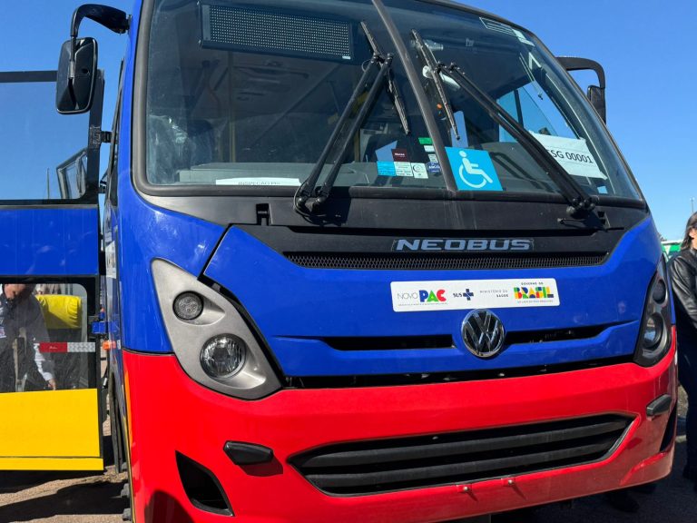 Taquara recebe micro-ônibus para transporte de pacientes eletivos do SUS por meio do programa Agora tem Especialistas