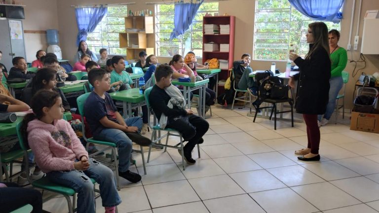 Taquara inicia formação continuada para profissionais de apoio da Educação Inclusiva