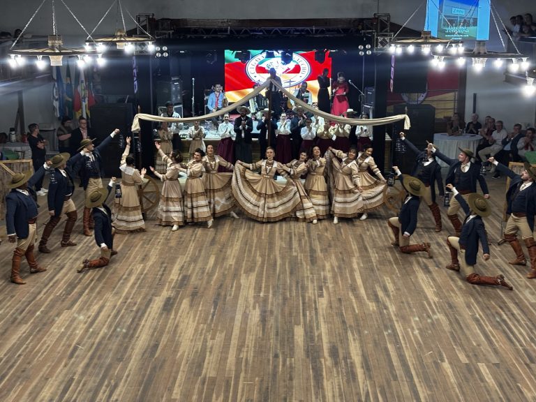 Baile de reinauguração marca nova fase do CTG O Fogão Gaúcho em Taquara