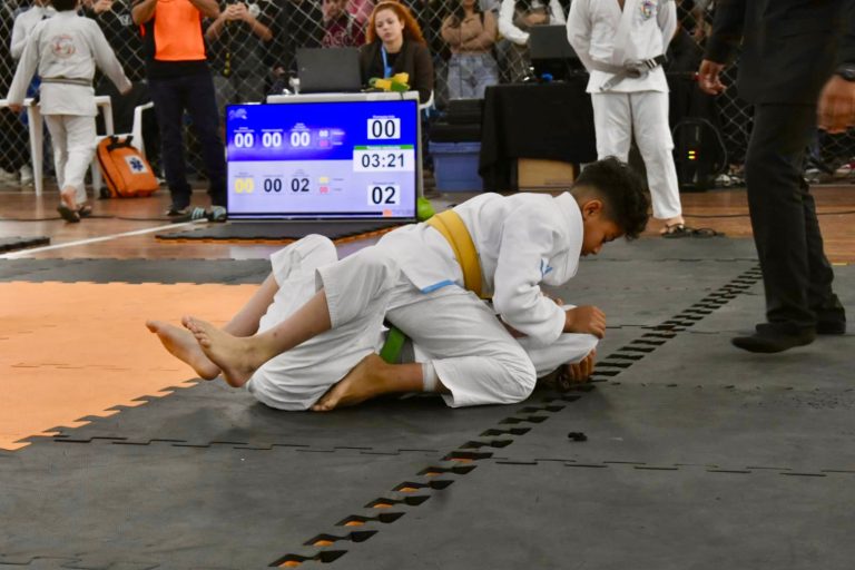 Mais de 2 mil pessoas prestigiam a Copa Taquara de Jiu-Jitsu no Ginásio Tancredo Neves