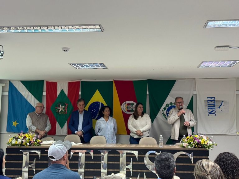 Diretoria do Sindicato dos Sapateiros de Parobé marca presença em mais uma edição do Fórum Sindical Sul 2026