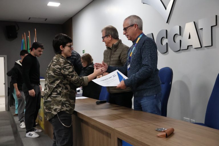Faccat realiza inédita entrega de Certificações Progressivas para acadêmicos de TI