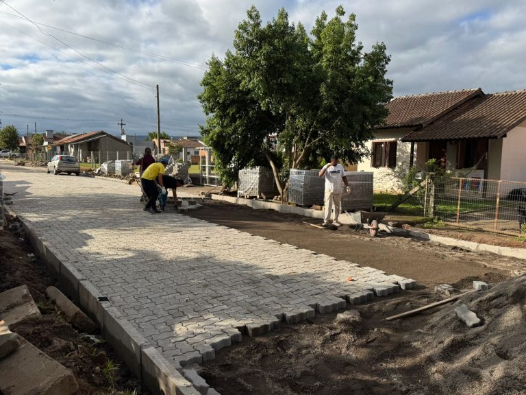 Obras de pavimentação em ruas do bairro Mundo Novo entram na fase final em Taquara